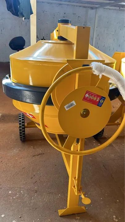 Betoneira Menegotti 400ltrs  - Foto 2