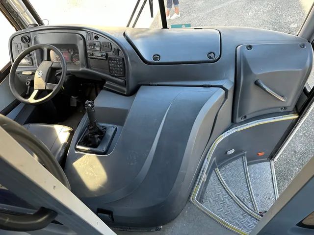 Ônibus fretamento com ar motor dianteiro  - Foto 7