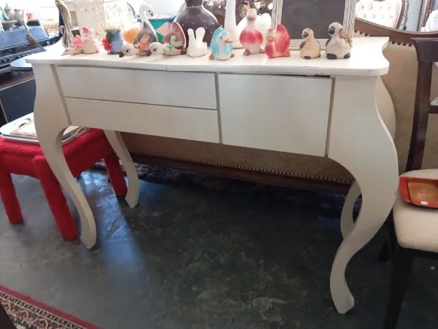 Aparador com gavetas