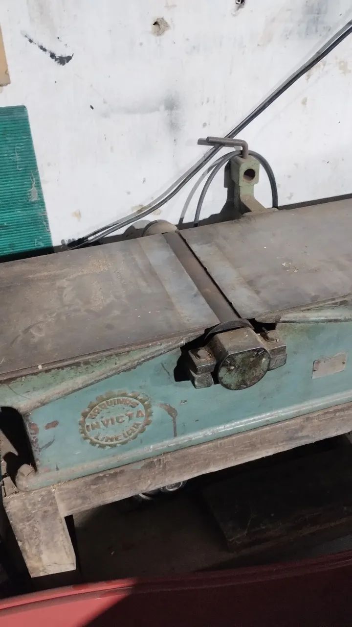 Plaina Desengrossadeira Industrial Invicta