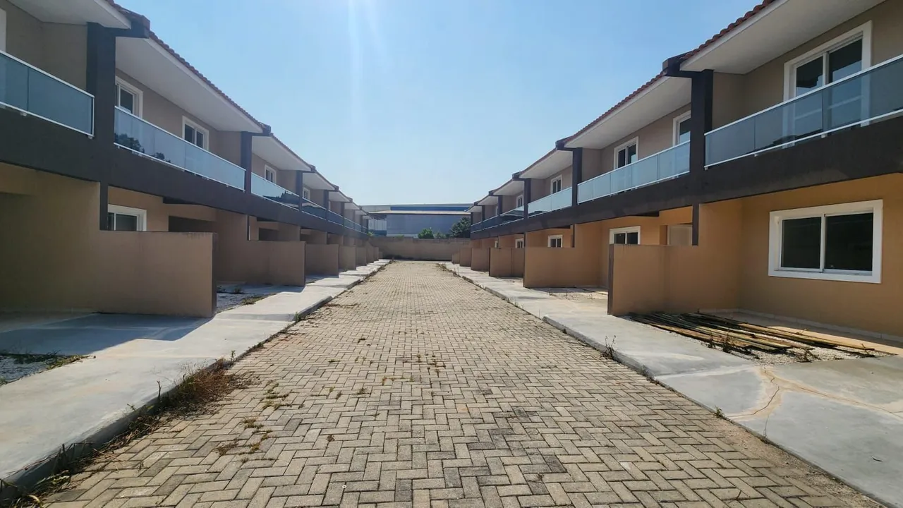 Sobrado com 3 dormitórios para alugar, 105 m² por R$ 2.080/mês - Roseira - São José dos Pi