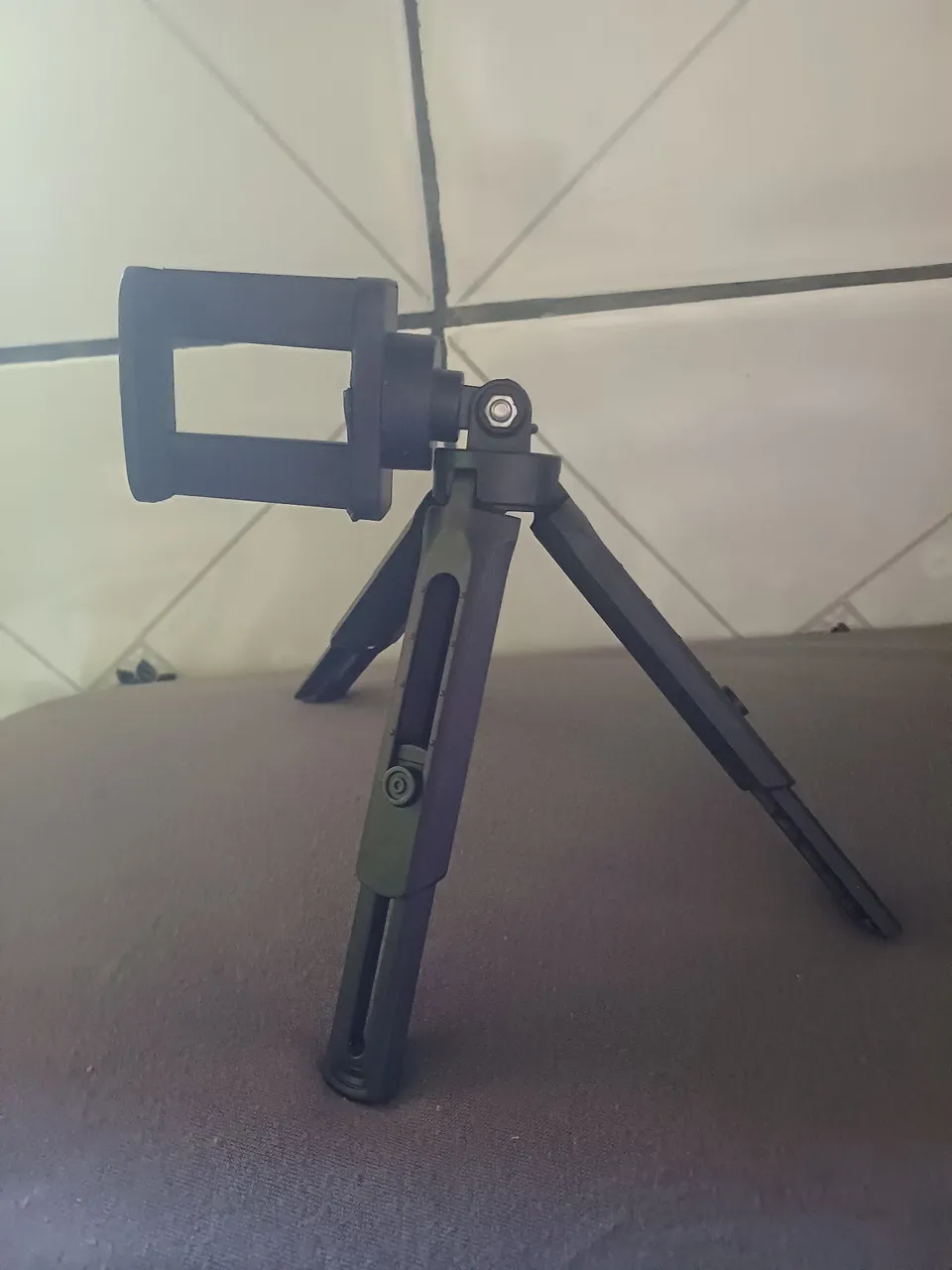 Tripé/Suporte Universal para Celular - Novo