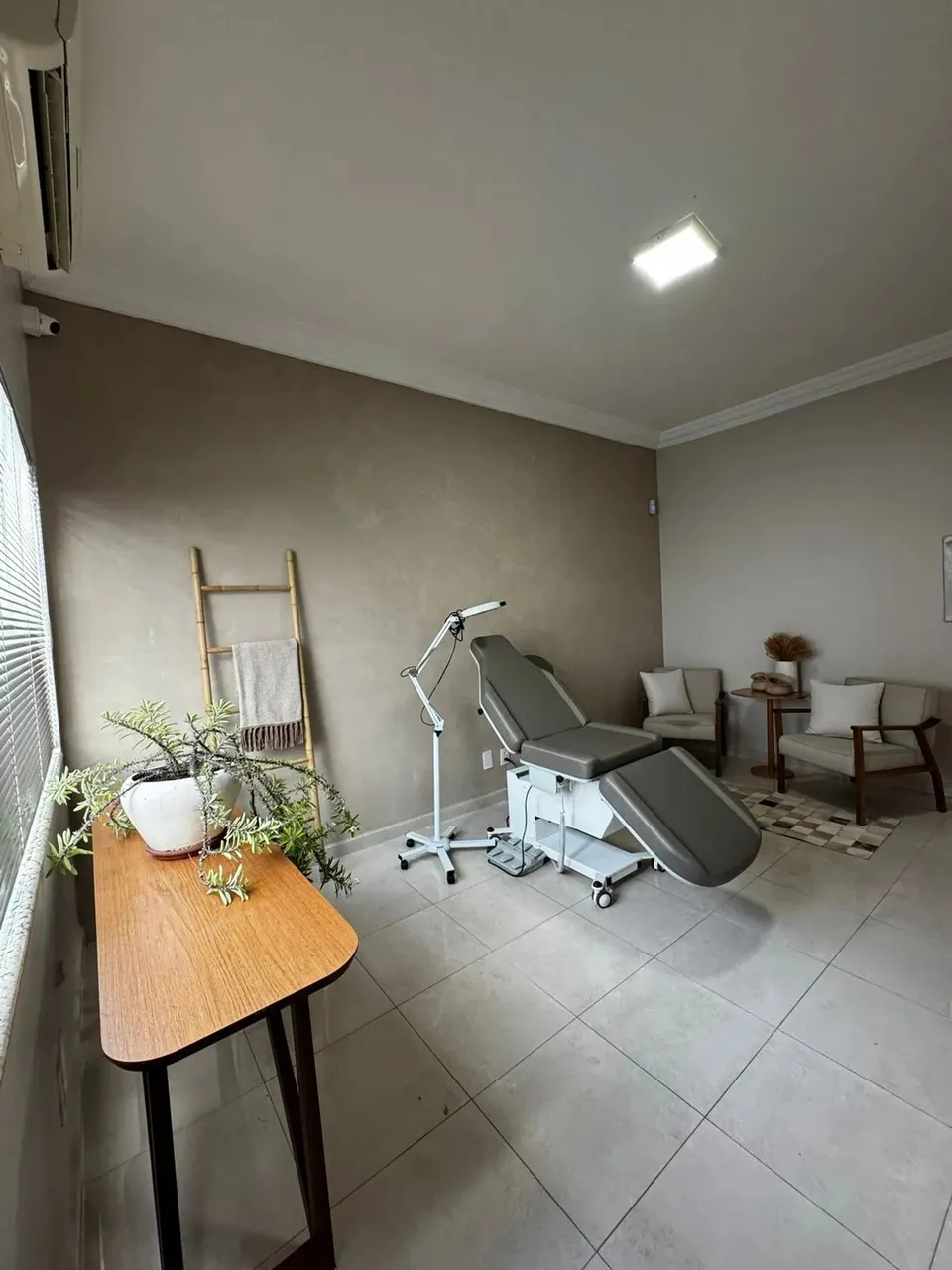 SALA COMERCIAL EM CLÍNICA - AV LAURO SODRÉ