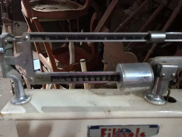 Balança antiga de consultório  - Foto 4