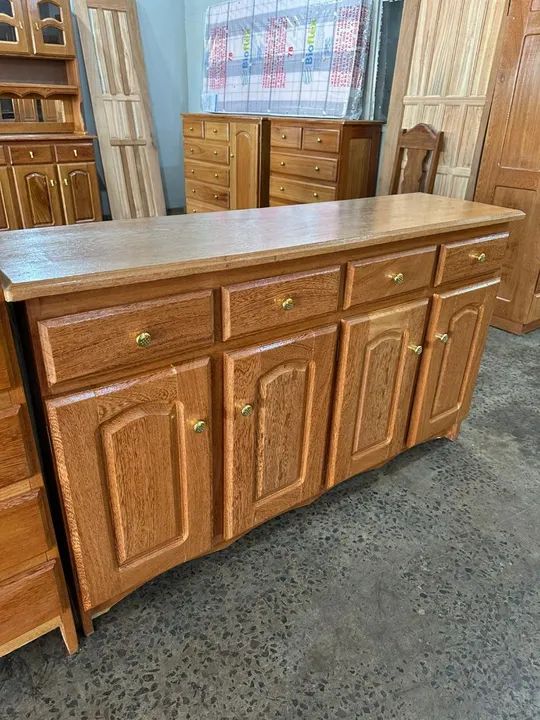 Buffet de madeira angelim 