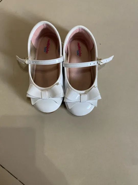 Sapatilhas Molekinha brancas com laço para bebê