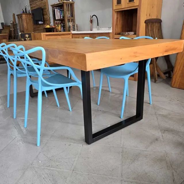 Mesa Com Tampo Peroba Rosa Pé De Ferro Pintura Eletrostática - Foto 4