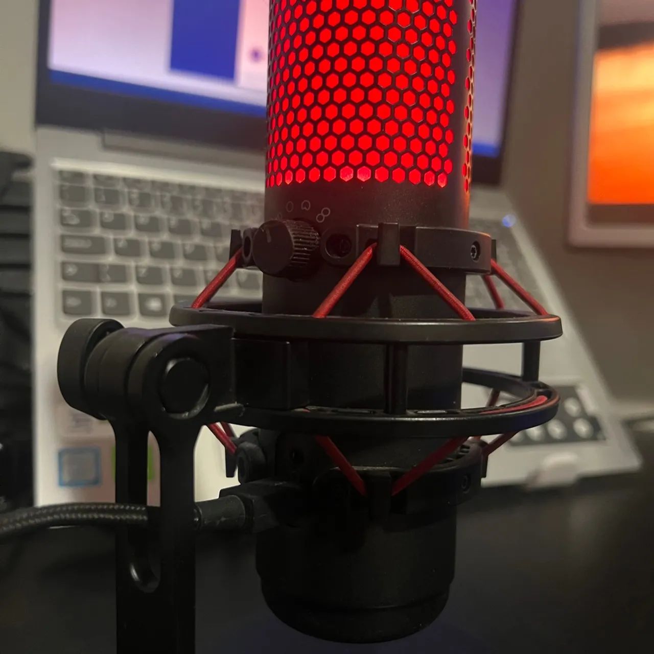 Microfone HyperX QuadCast com Pedestal - Foto 4