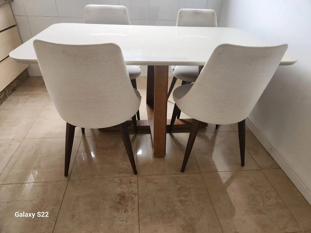 Dining table64209947360387120