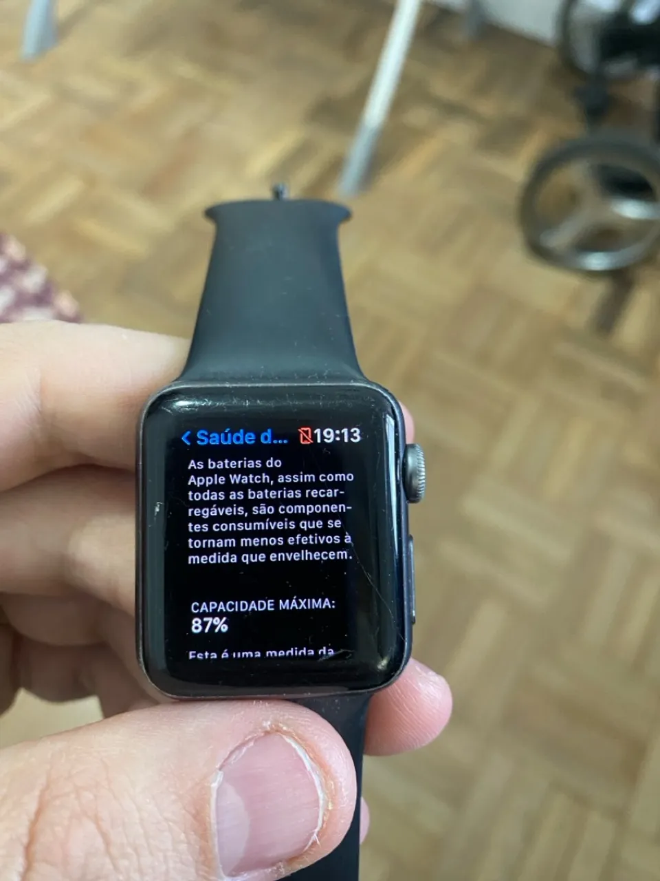 Apple Watch com saúde da bateria em 87%