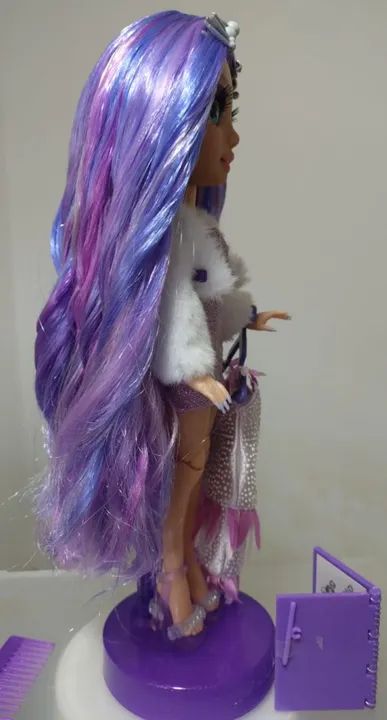 Boneca Rainbow High Violet completa. - Foto 4