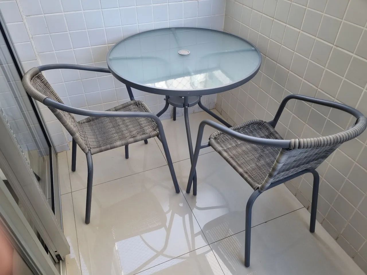 Conjunto de mesa e cadeiras para varanda