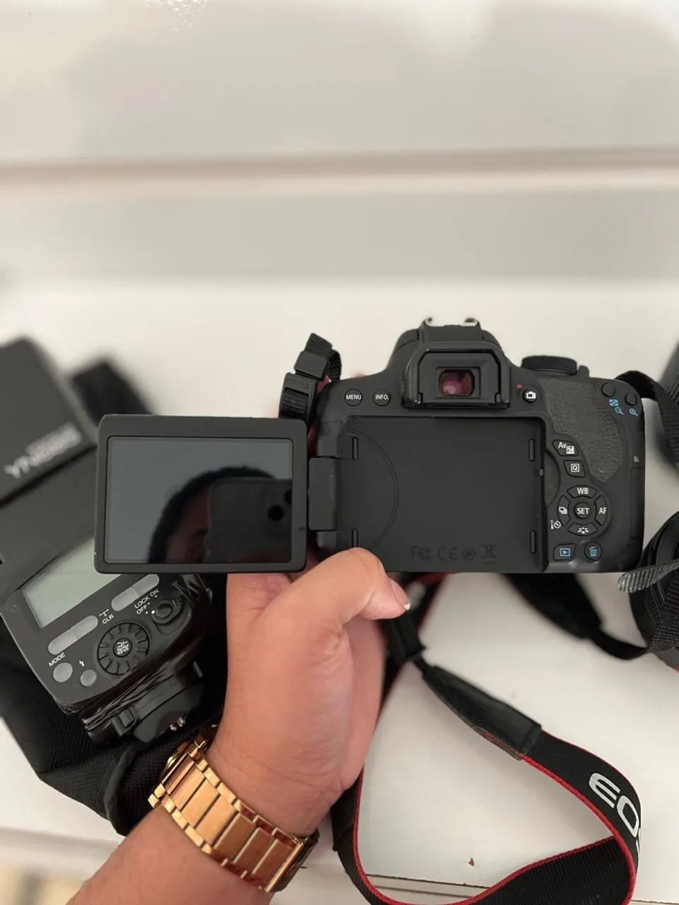 Câmera Canon EOS Rebel T6i + Lentes e Flash - Foto 3