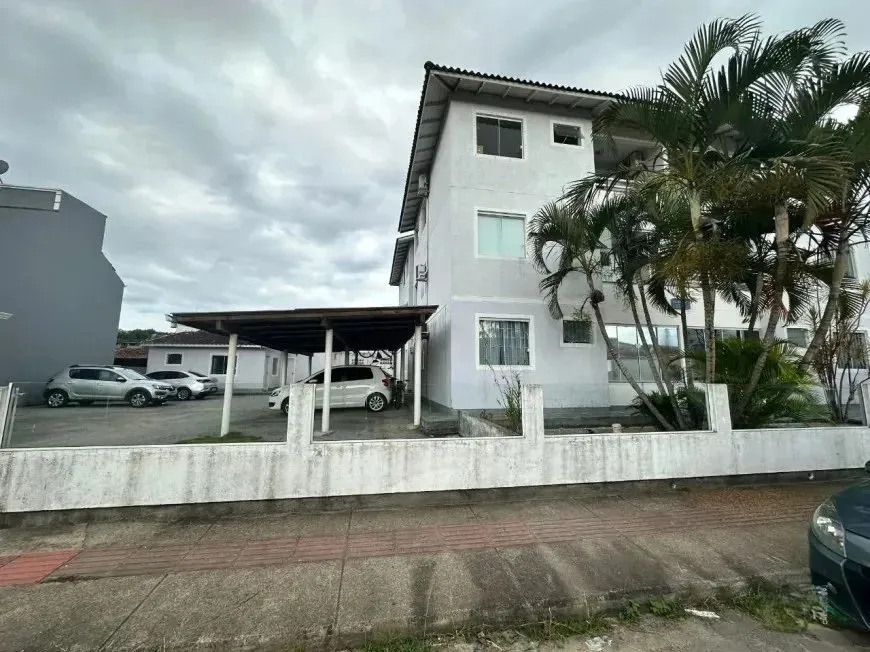 DU/ Excelente Apartamento Térreo 02 Dormitórios à Venda no Bairro de Forquilhas