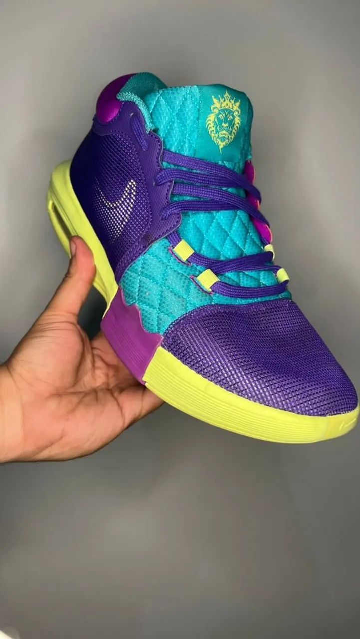 LeBron Witness 8 -tam 42
