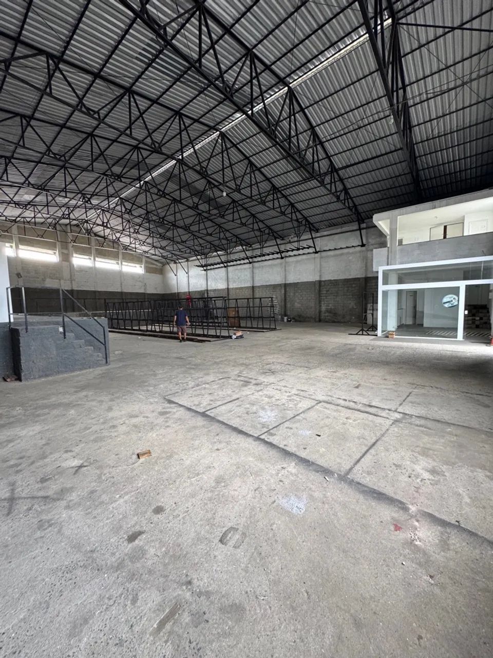 ALUGO GALPÃO 900m2 - Comércio e indústria - Ponta do Ambrósio, São ...