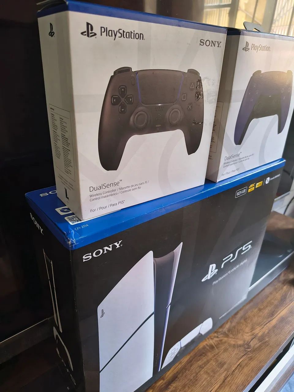 PlayStation5 Lacrado com Garantia de 1 ano e nota fiscal + Astrobot e 1 controle 