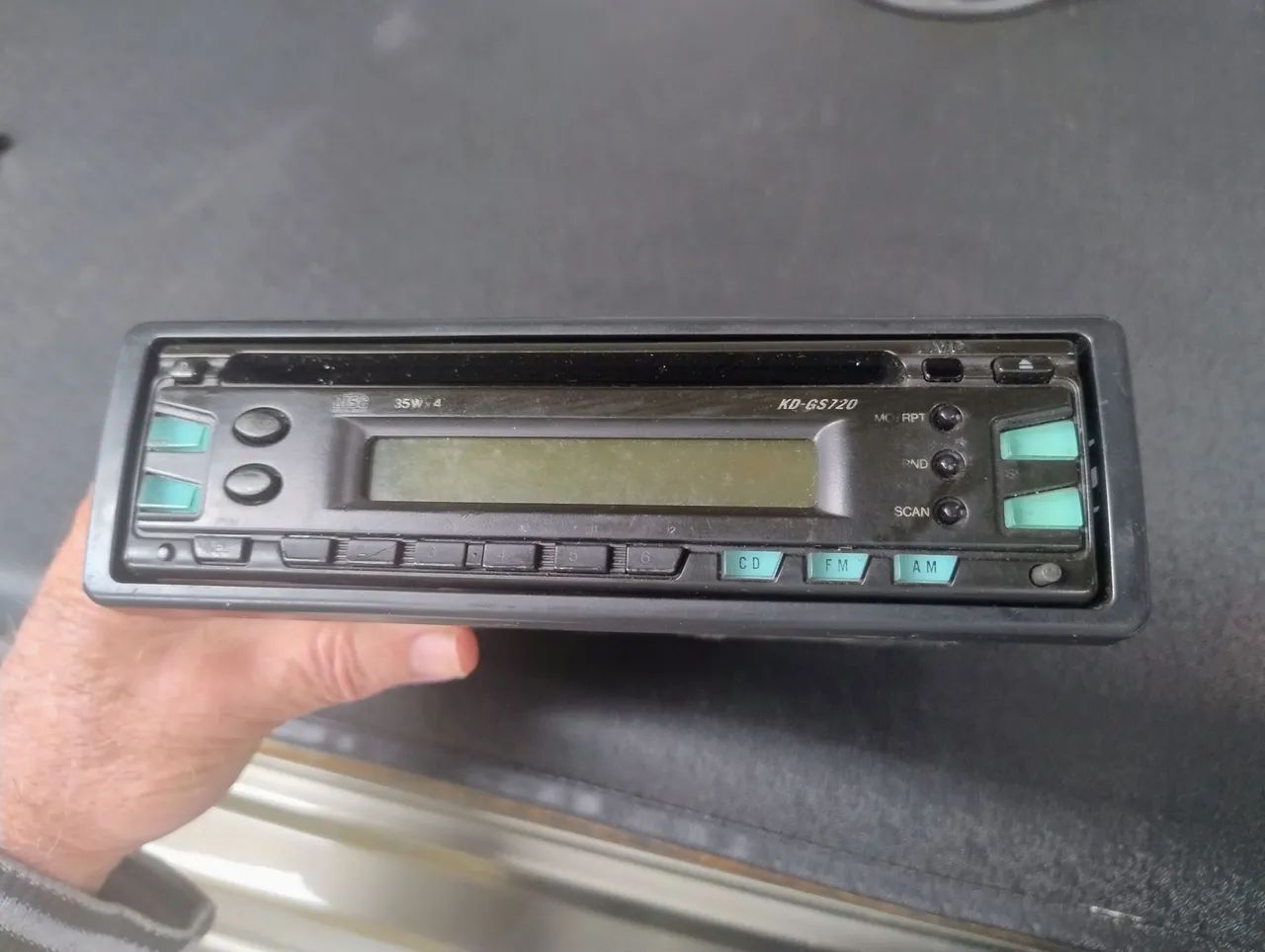 Toca CD- JVC.  KD-GS720 NO ESTADO