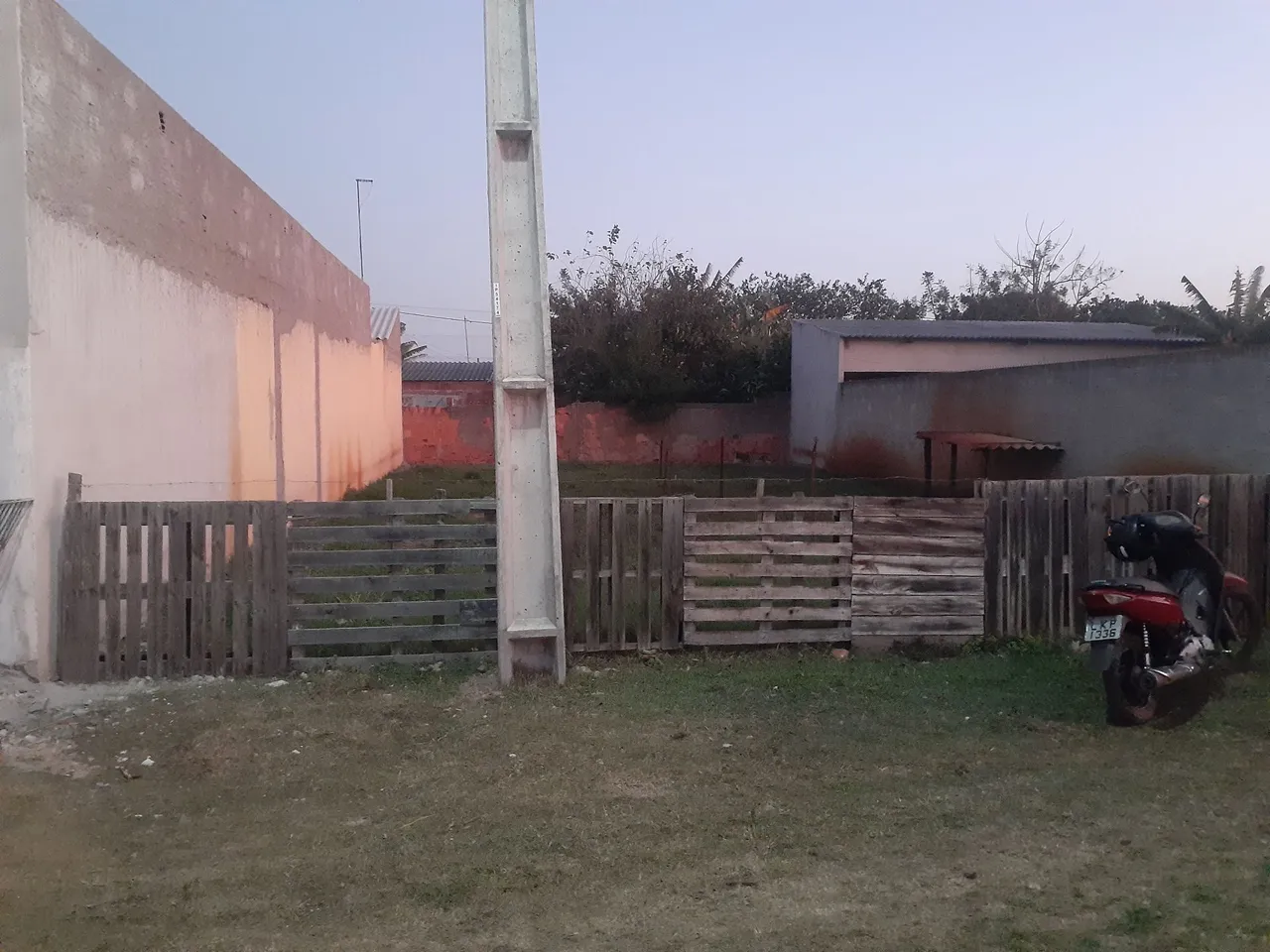 Terreno 10,80 de largura por 21 de comprimento
