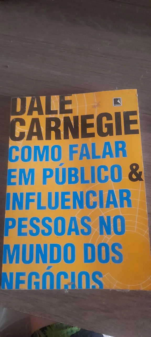 Livro Como Falar em Público - Dale Carnegie