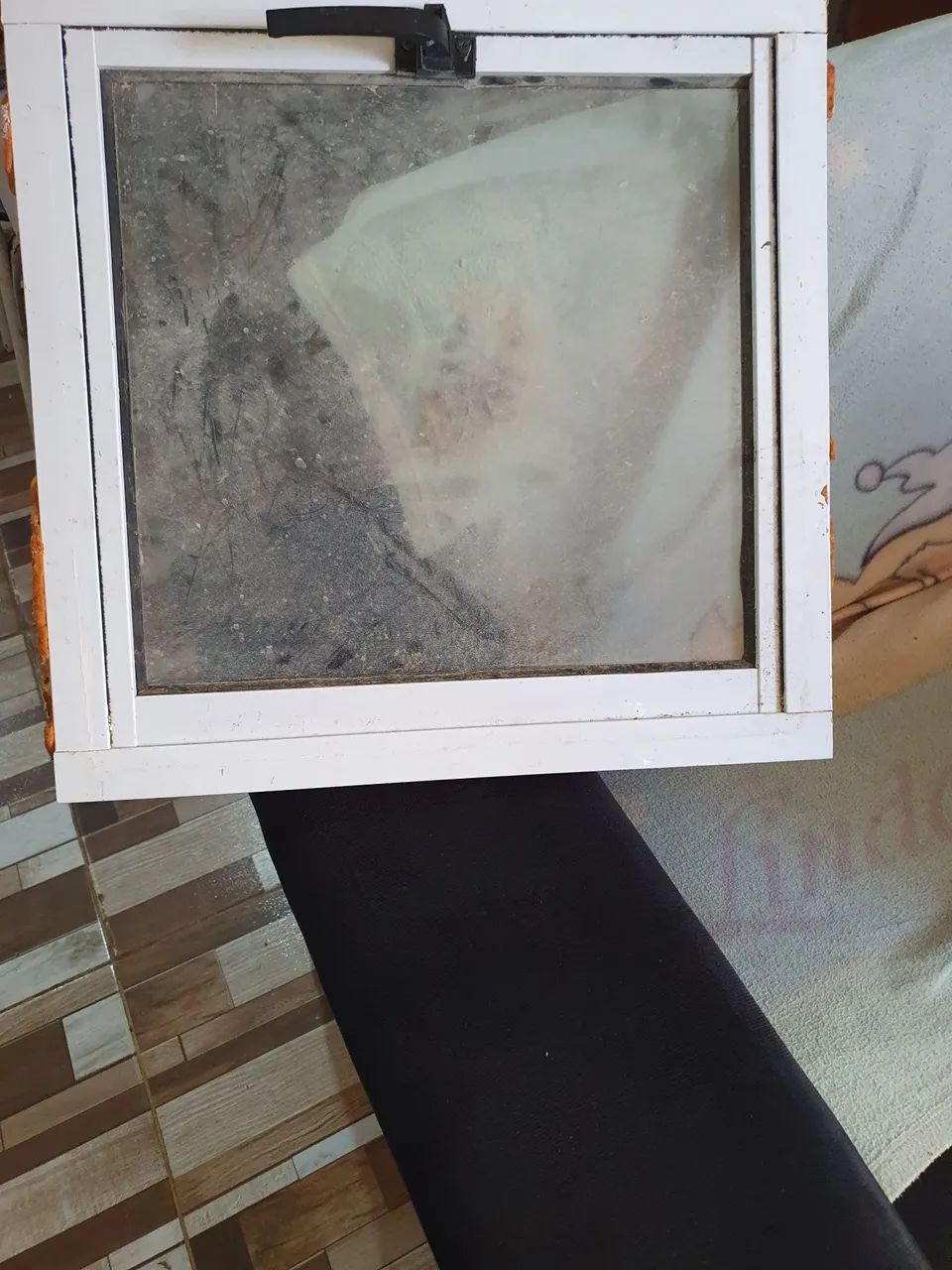 Vendo uma janela de alumínio toda boa 50×50 - Foto 3