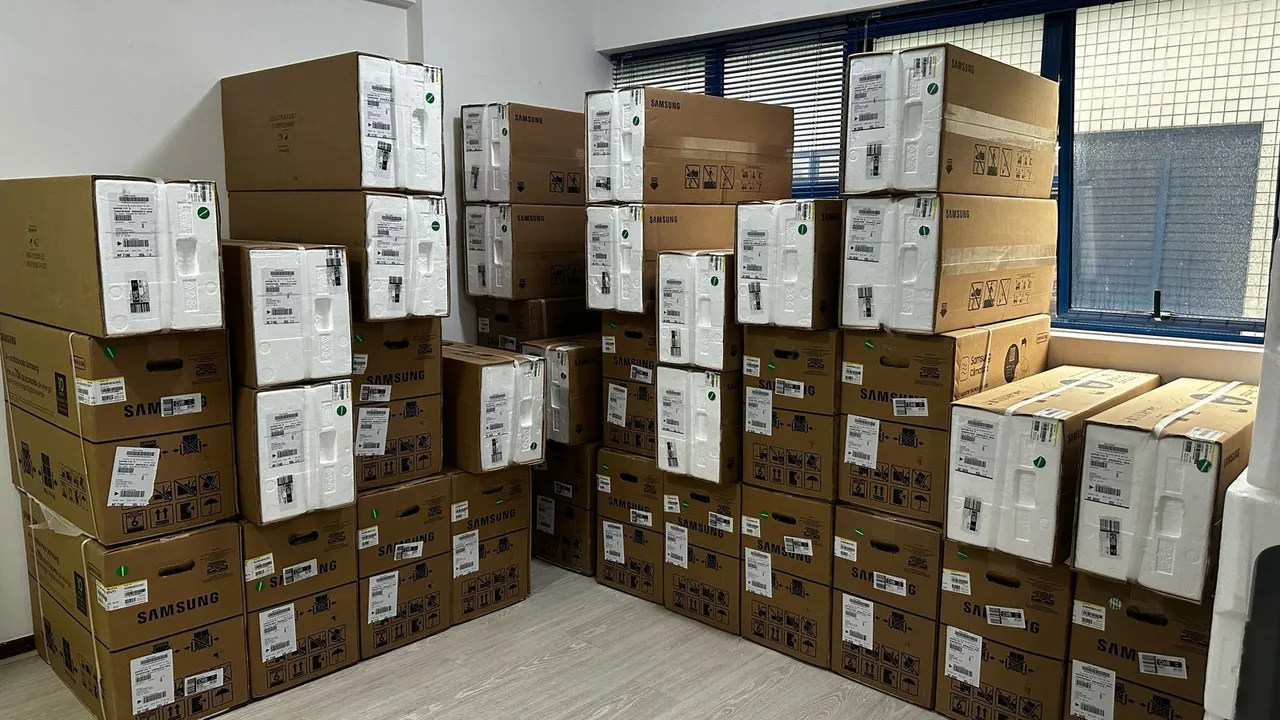 Ar-condicionado Samsung 12.000 BTUs Split Inverter WindFree AI Wi-Fi Quente e Frio Branco