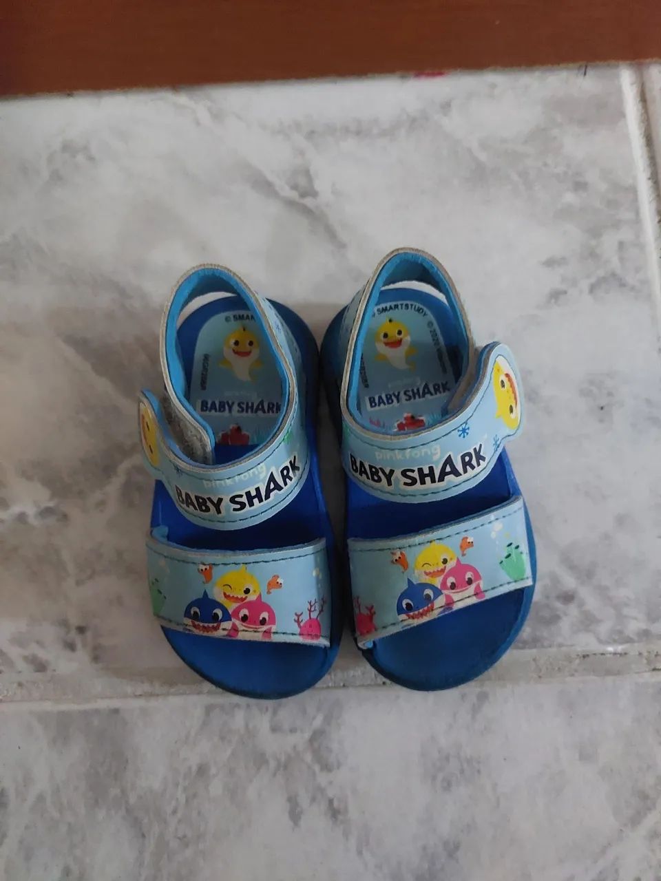 Sandálias Baby Shark - Tamanho 19 - Foto 2