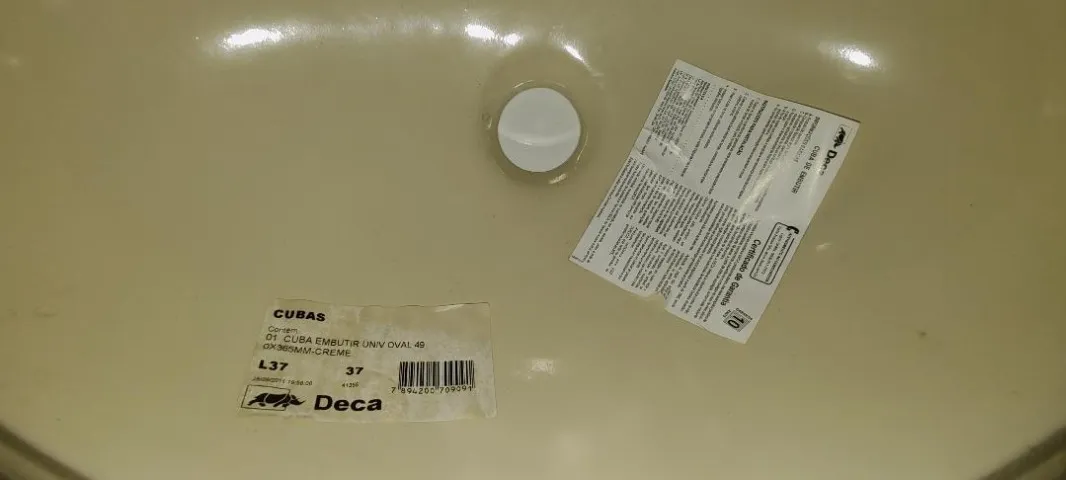 Cuba de Embutir Oval. Cor Creme. Deca. R$ 120,00. Faça sua contraproposta.