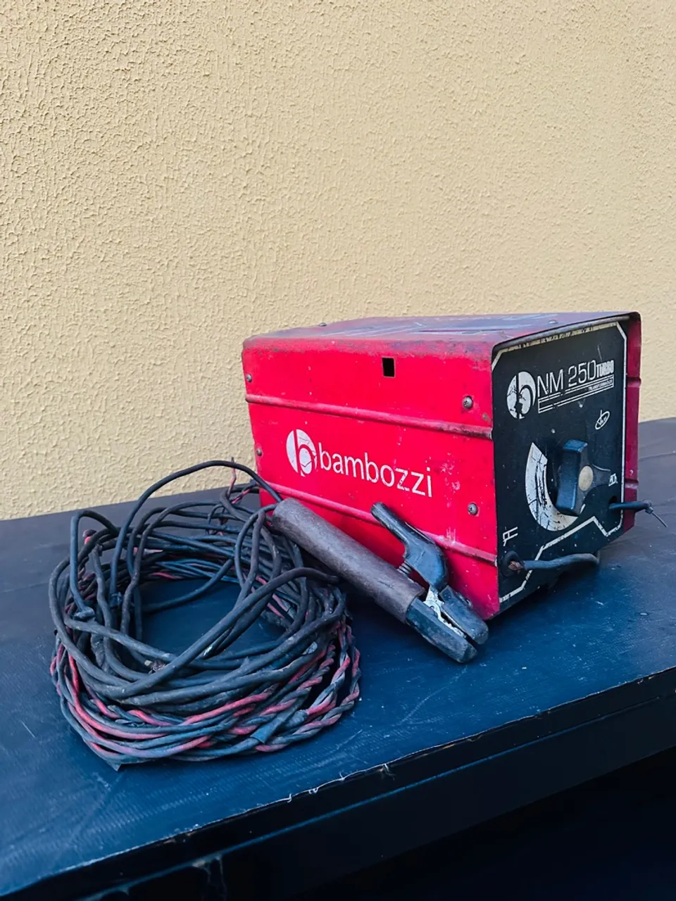 Máquina de solda bambozzi semi nova. Preço bom