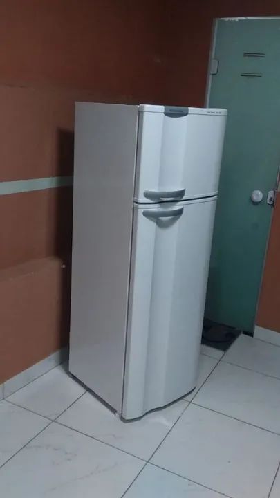 Vende-se geladeira Electrolux  - Foto 2