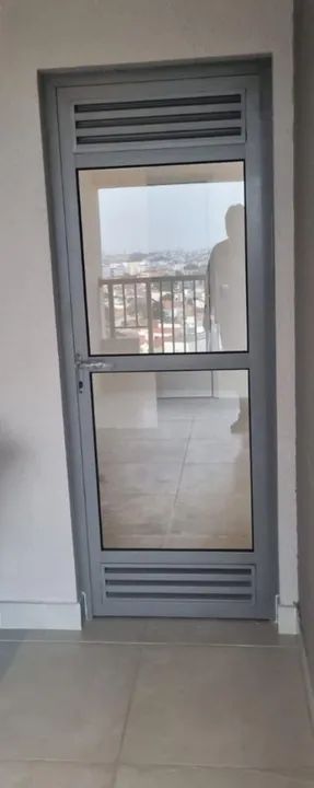 Porta alumínio 0,89  X 2,14 ( tenho 4 pc)