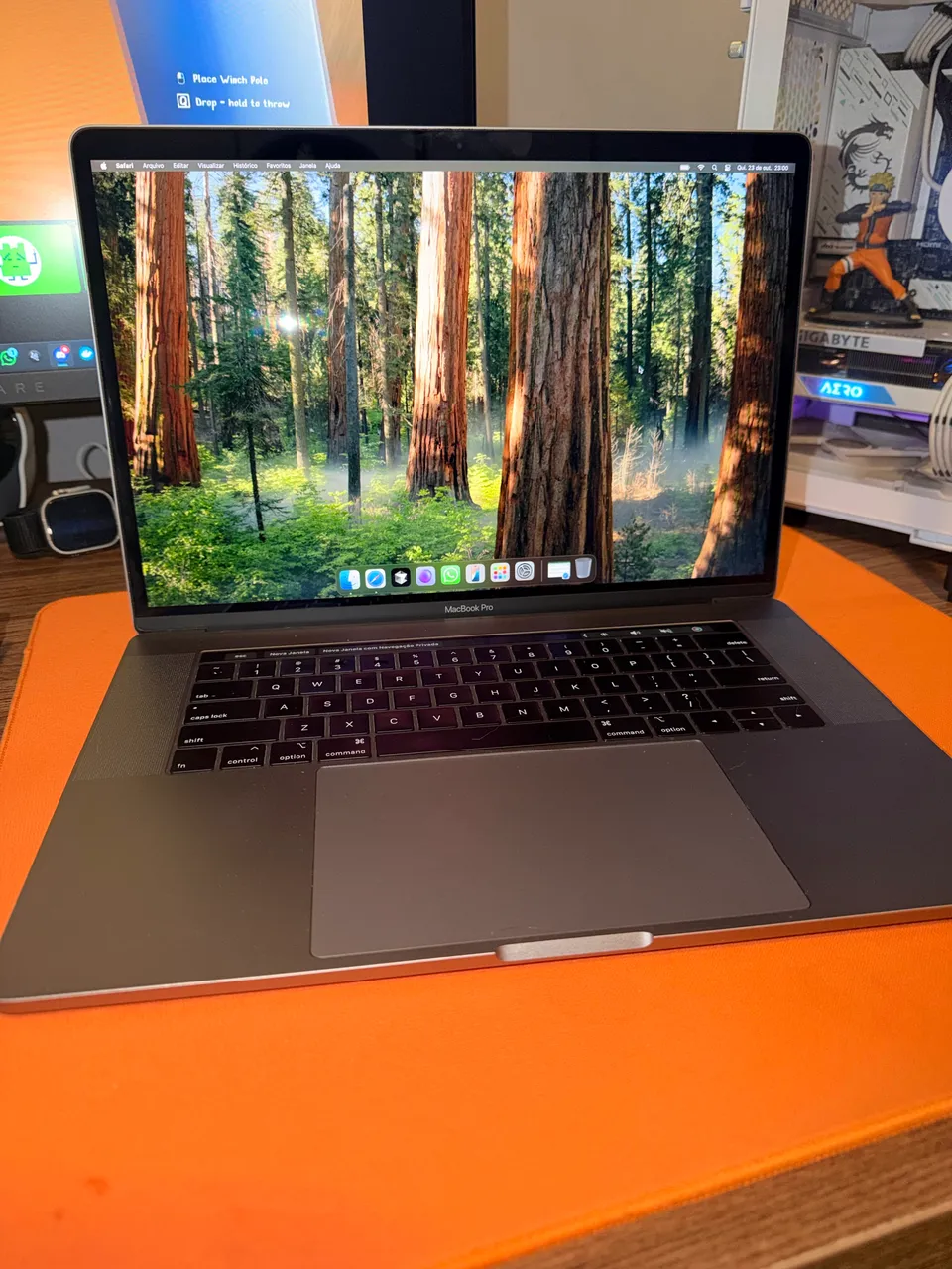 macbook pro 2018 16gb