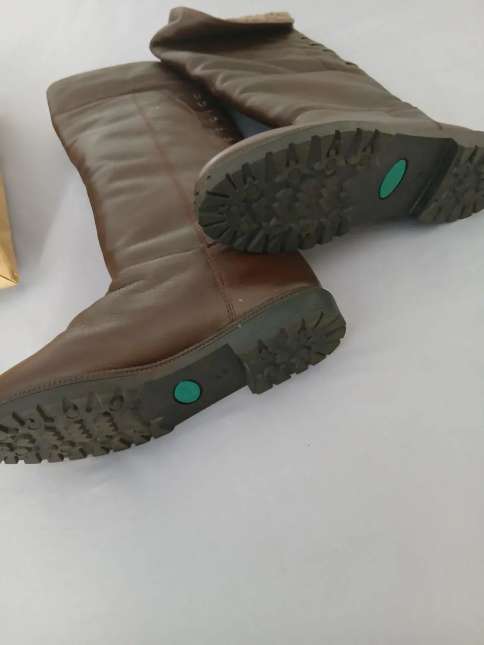 Bota cano longo de couro com lâ N39 - Foto 2