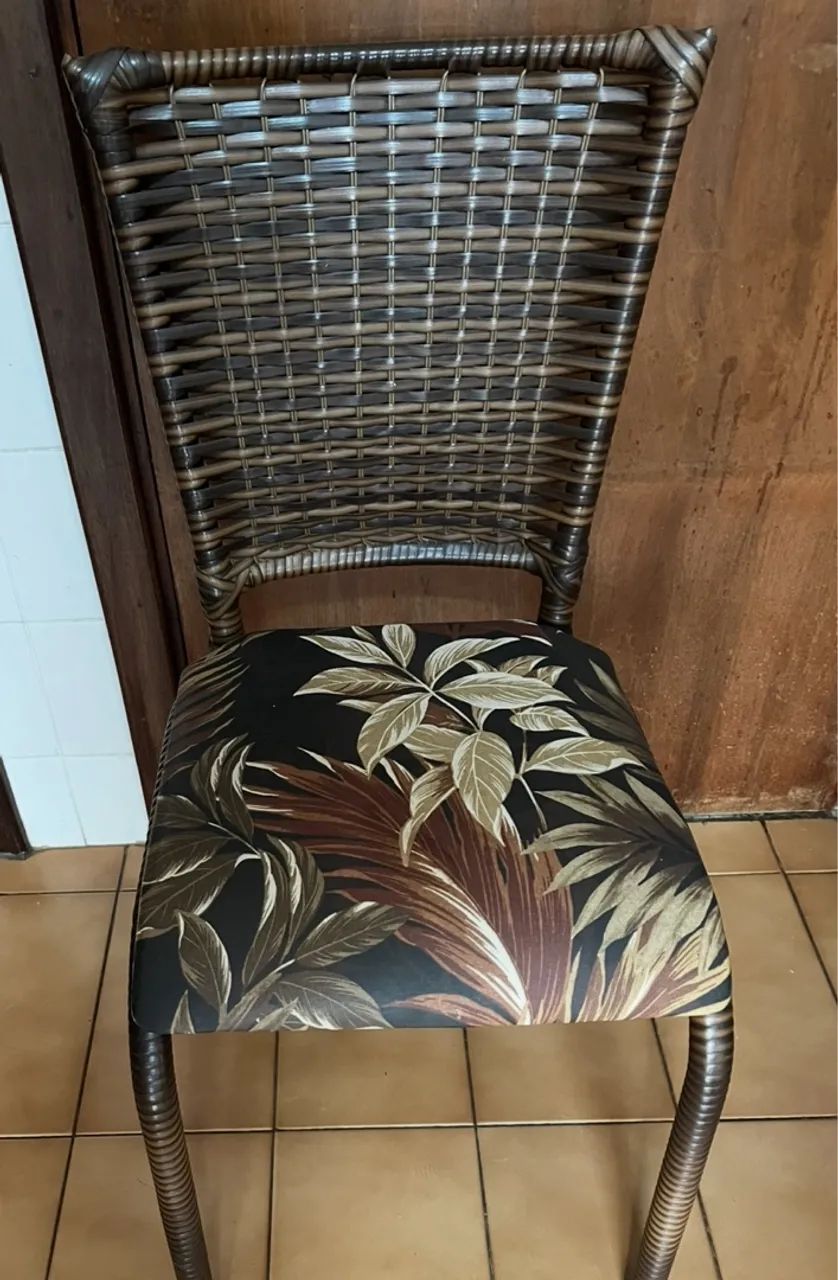 Mesa completa c/ 4 cadeiras64317062121347120