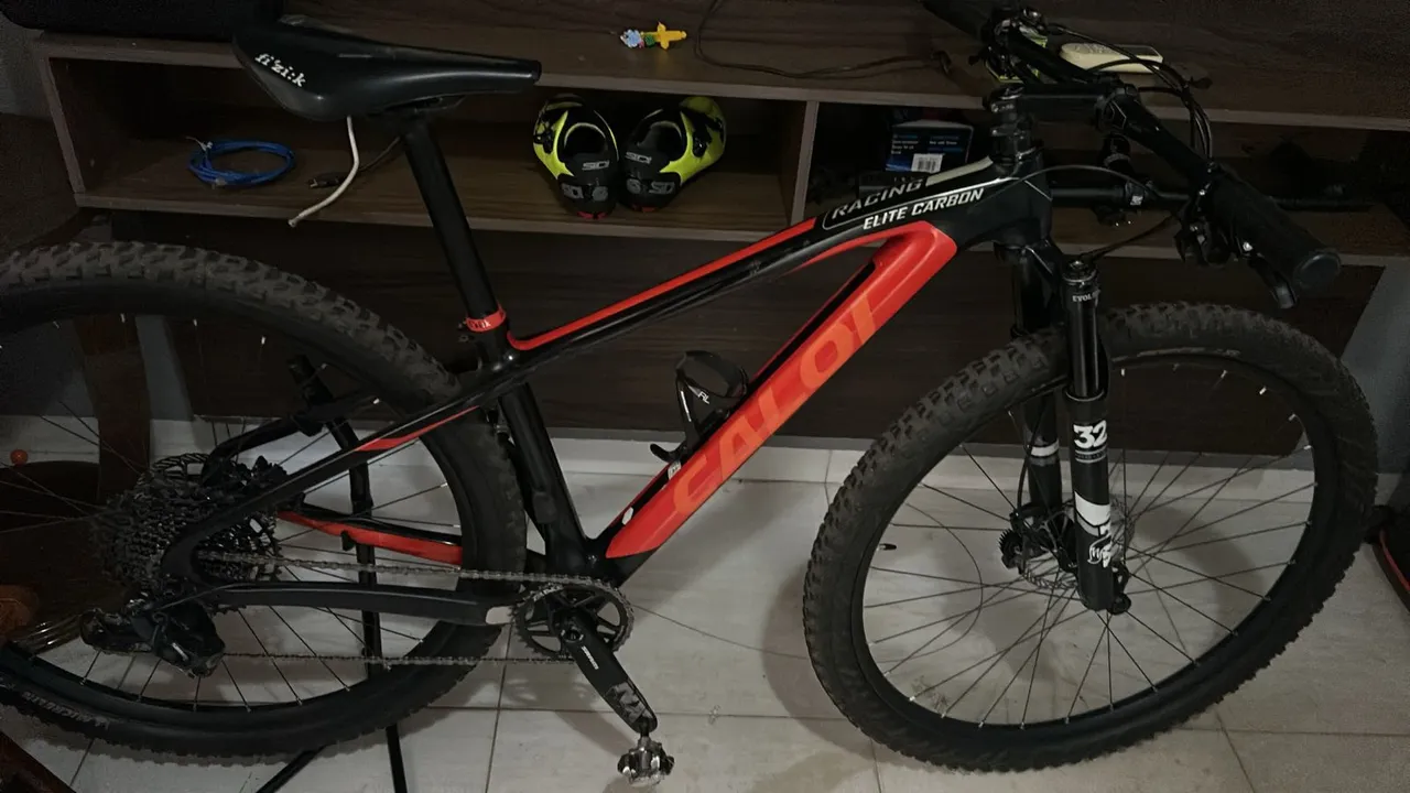 Caloi Racing Elite Carbon Com Super Upgrad
