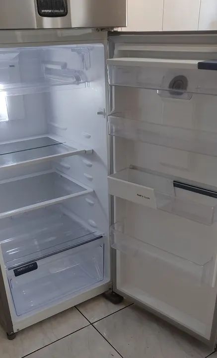 GELADEIRA ELETROLUX COM DISPENSER DE ÁGUA iW45S  127V~ - Foto 5