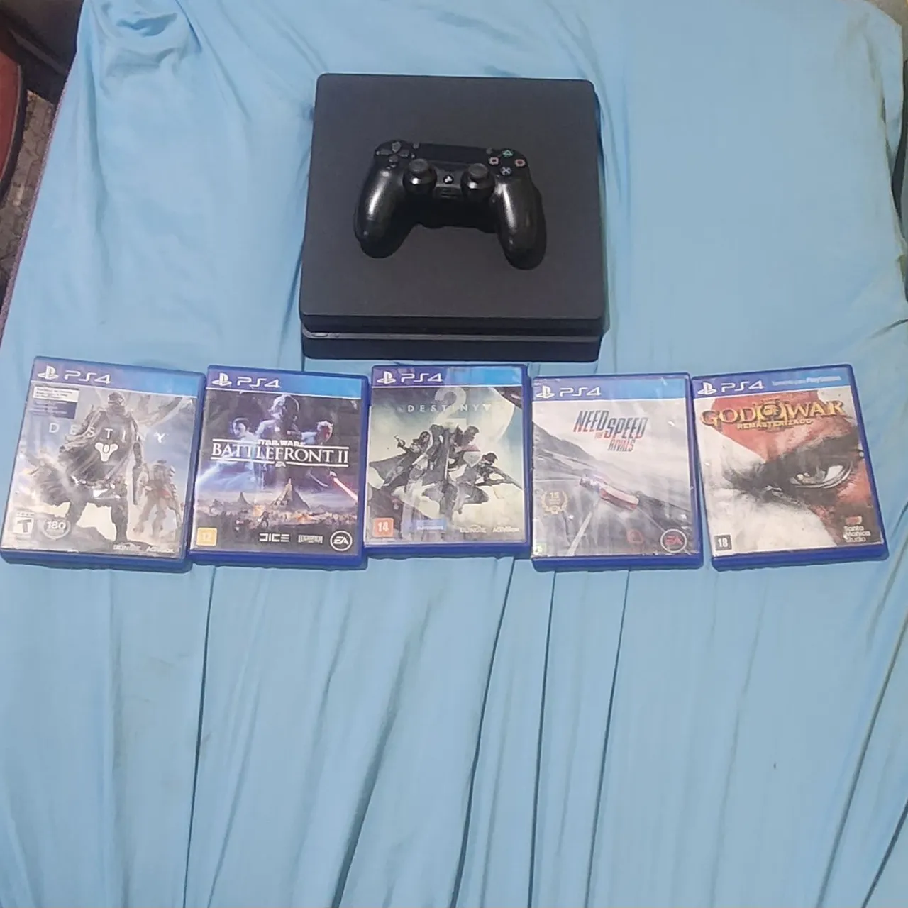 PlayStation 4 Slim + controle e jogos