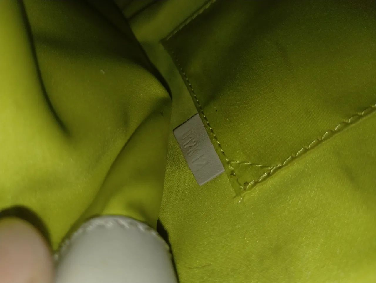 Bolsa Victor Hugo - off e azul -  - Foto 4