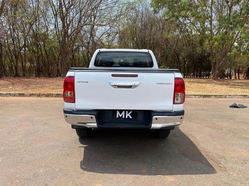 Toyota Hilux CD SR 4X4 2.8 TDI Diesel Aut. 2022 - Foto 6