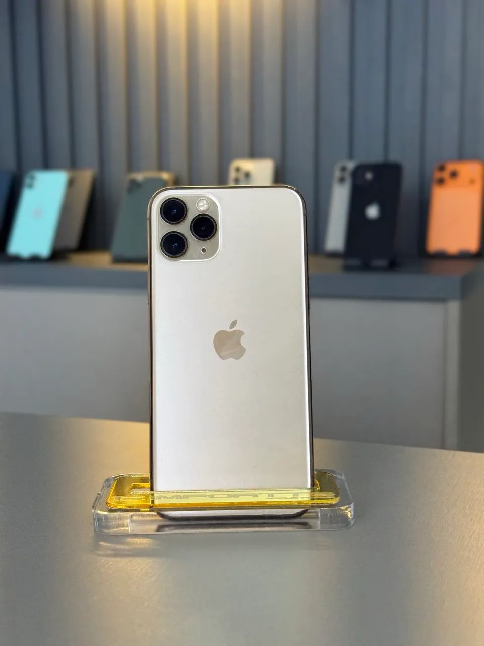 iPhone 11 pro 64 gigas semi novos 