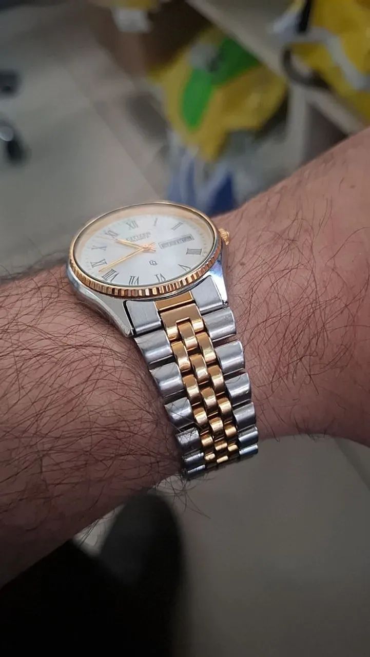 Relógio Citizen DayDate Quartz Dourado e Prata(RARO) - Foto 3