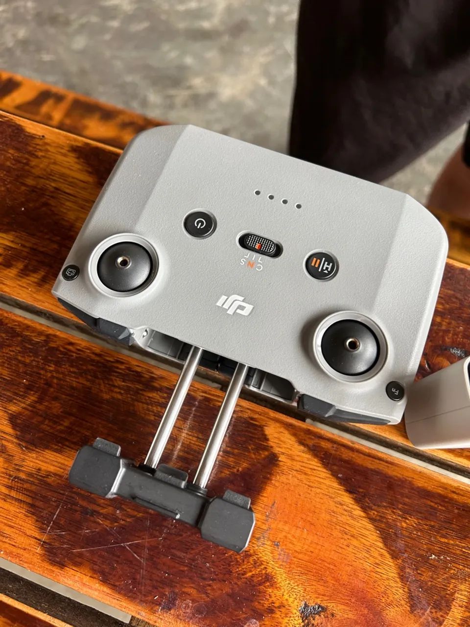 Controle para drone com 2 baterias reserva 