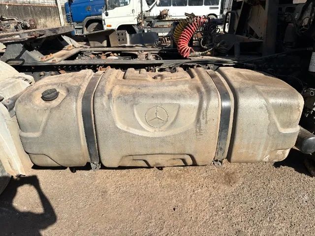 Tanque de combustível 690L