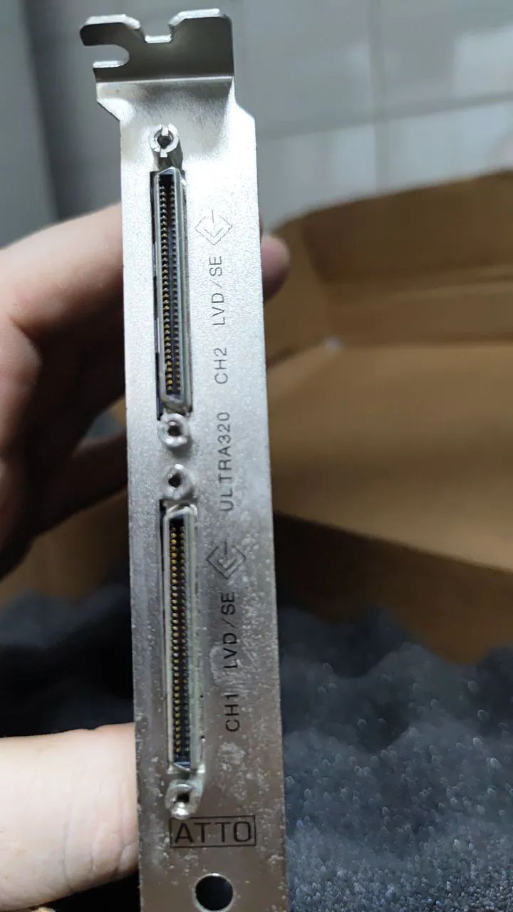 Placa SCSI ATTO ultra320 2 canais  - Foto 3