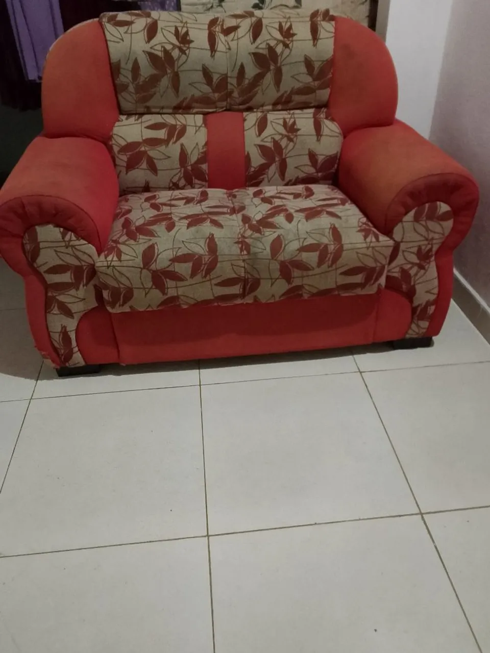 Poltrona Confortável com Design Floral