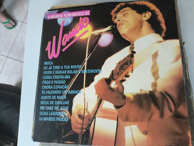 Super LP O MUNDO ROMANTICO DE WANDO - em ótimo estado