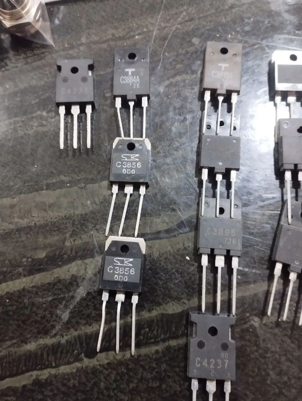Transistores C4300 e C3284 - Diversos - Foto 2