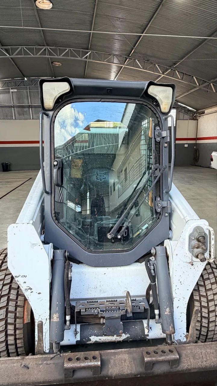 Mini Carregadeira Bobcat S570 2019 - Foto 4