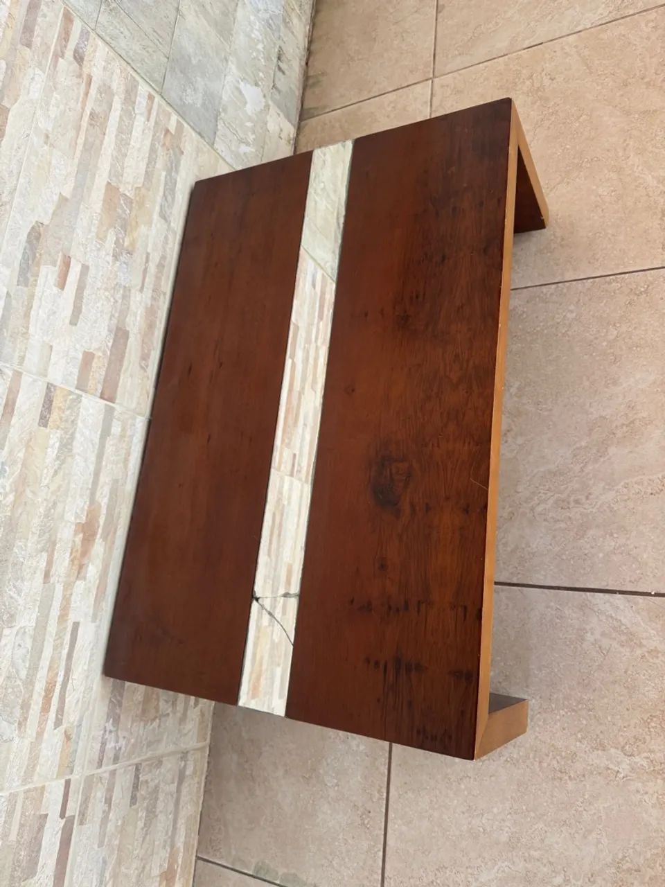 Belíssima Mesa de Centro com espelho 