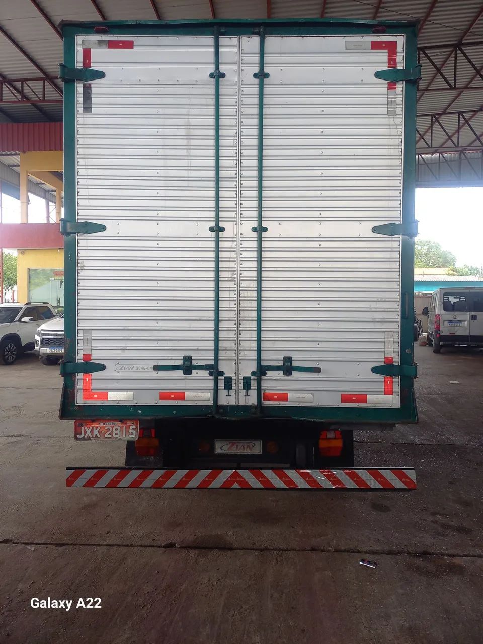 Caminhão VW 5.140 Delivery Baú em ótimo estado - Foto 3